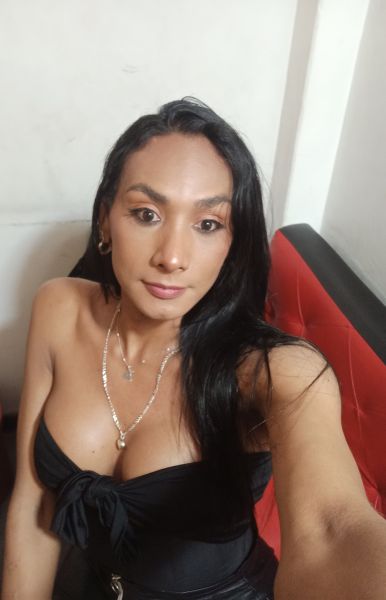 Soy AISHA una exclusiva Escort de alto nivel. Conmigo pasarás el momento mas genial de tu vida solo contactame. 3164857327