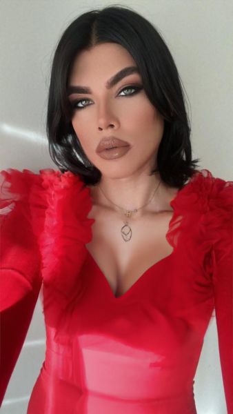 Hello, I'm Vanessa. I am 25 years old. 6.3 length 176 lb. I am above and below. I am of Russian and Turkish Descent. I know English, Turkish some russian and arabic. ıncall and outcall Whatsapp message only. The master is calling you...!
