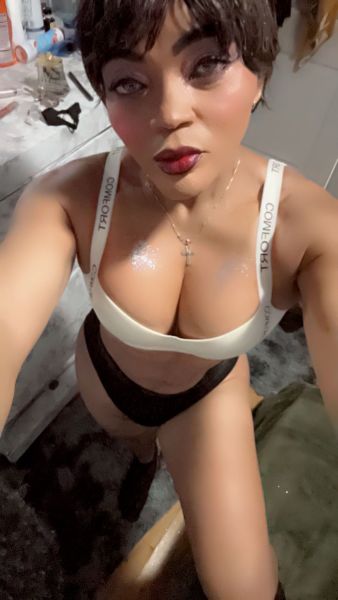 Transexual aguantadora LECHERA experta en principiante de garganta profunda con lugar disponibles en la zona colonial sólo estoy de visita