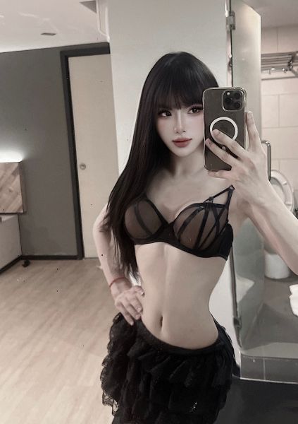 My name is Helen.  I come from Vietnam
 I am top and bottom.  My cock is 18'cm long.  long
   I'm the fiery TSANS-GIRL girl of your dreams 🔥 Imagine you're experiencing GFE (Girlfriend Experience Service)
   It's best to cuddle and cuddle with a real model, no rush, nice chat and quality time spent.  I'm a sexy and lovely TRANSSEXUAL senior escort   I'm warm, sensitive and genuinely caring, I'll give you the BEST TIME EVER
   ✔ 100% real photo
   ✔100% clean and safe
   Whatapp: 0909406206
