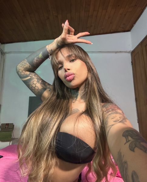 Chica trans 26 años versátil  

REAL & AUTÉNTICA COLOMBIANA DE LUXURY. 

Extremadamente sensual y dispuesta a cualquier tipo de propuesta.

https://twitter.com/castano_hanna