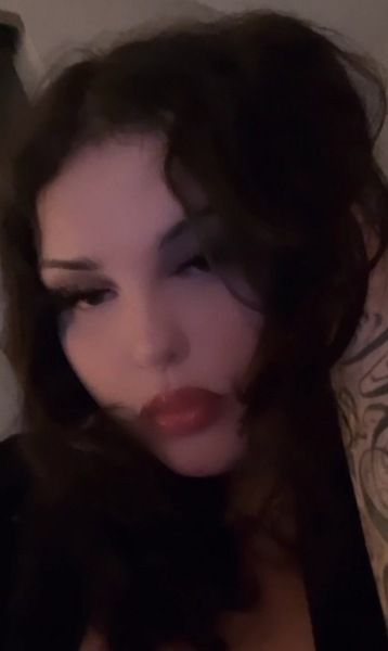 Hello Gentlemen,
Let my gorgeous face, soft skin, curvy  body, soft breast, beautiful smile and my lovely perfect endowed lady stick make you fall in love. 💛
 I provide elite, private Companionship for the upscale gentlemen whos looking 
for the perfect * ts * encounter of your dreams💛

I am very di