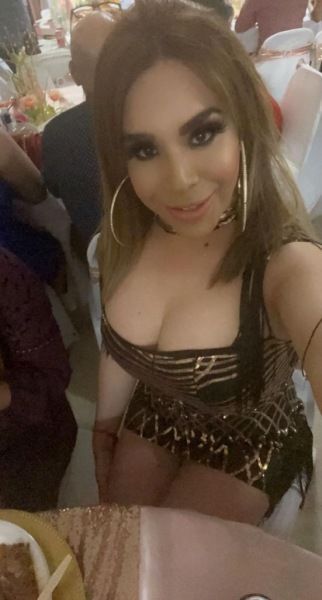 Hello, my name is Elektra and I am a super sweet girl who wants to have a great and enjoyable time. I am a super discreet, clean, and respectful. 

Hola mi nombre es Elektra y soy una chica súper buena onda con ganas de concerté y pasarla rico soy una chica súper discreta y muy cachonda. 

Roses