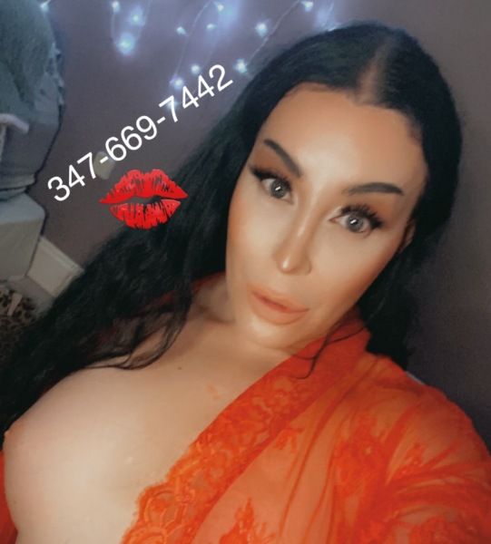 Hi my handsome gentleman..if your looking for a fun,casual,personable time with a beautiful exotic trans girl with an actual personality full of smiles and attention then im your beauty! Look like everything with a trophy by your side..or maybe some alone time...contact me for details
347-669-7442