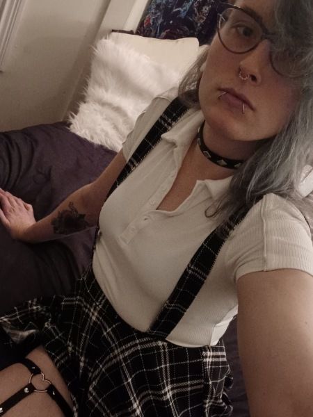 Rocking punk pornstar here to please the world with my hypnotic hip swivels and piercing blue eyes.

If you're looking for a comfortable bit of intellectual conversation indoors or a wild adventure scouring the town for fun I'm your girl.

Wild and free with a lust for life.
Likes:
💙Respect.
💙Safe P