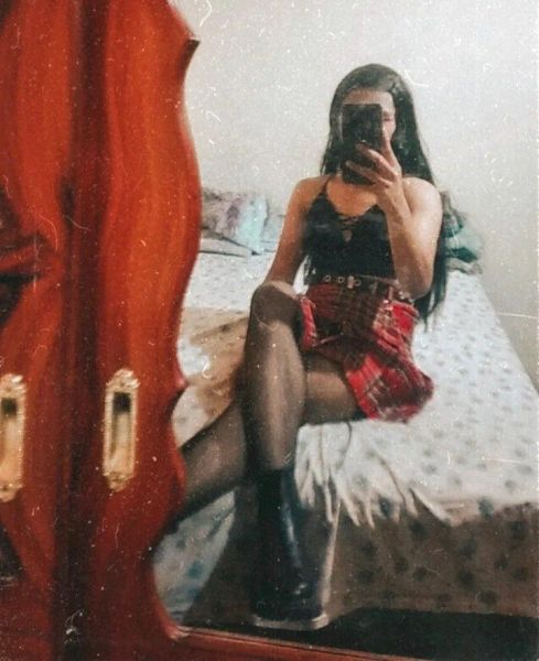 Soy una nena muy linda y sumisa si te gusto escribe y acordamos 