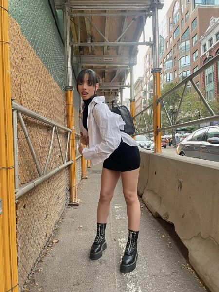 Slim Demure PASSABLE trans woman looking for a daddy to spoil me right!! MUST SEND FACE PIC *facetime optional*