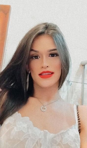 Olá, um xero para quem não me conhece. 
Feminina,educada,cheirosa pra vocês 
Vendo conteúdos caseiros, chamadas de videos