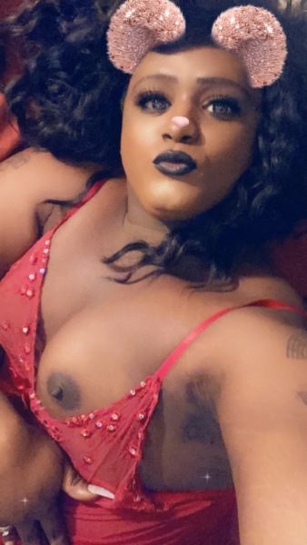 Hey fellas my name is Mahogany full figured and fully functional with some soft  32 B  breast. RAW &CONDOM PLAY( Party favor friendly) and...(No OutCalls UNLESS  YOU UBER ME THERE AND BACK).... NO BLOCKED CALLS WILL BE ANSWERED!!! Apple  Pay /Cash App 100% DAYTIME  PASSABLE, YES IT IS ME IN MY PHOTO...