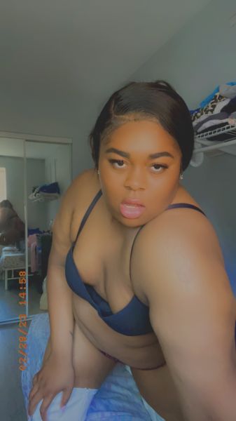 Curvy sexy bbw  from South LA looking for a good time & new experiences. HMU & let’s see how it goes.